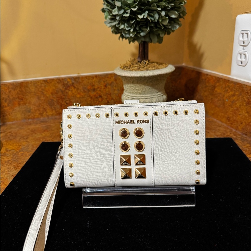 Michael Kors White Wallet with Gold Studs - Picture 2 of 5